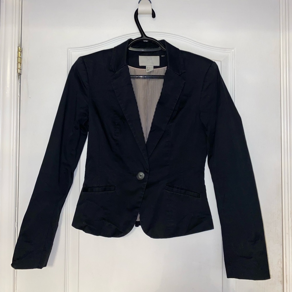 H&M fitted black blazer